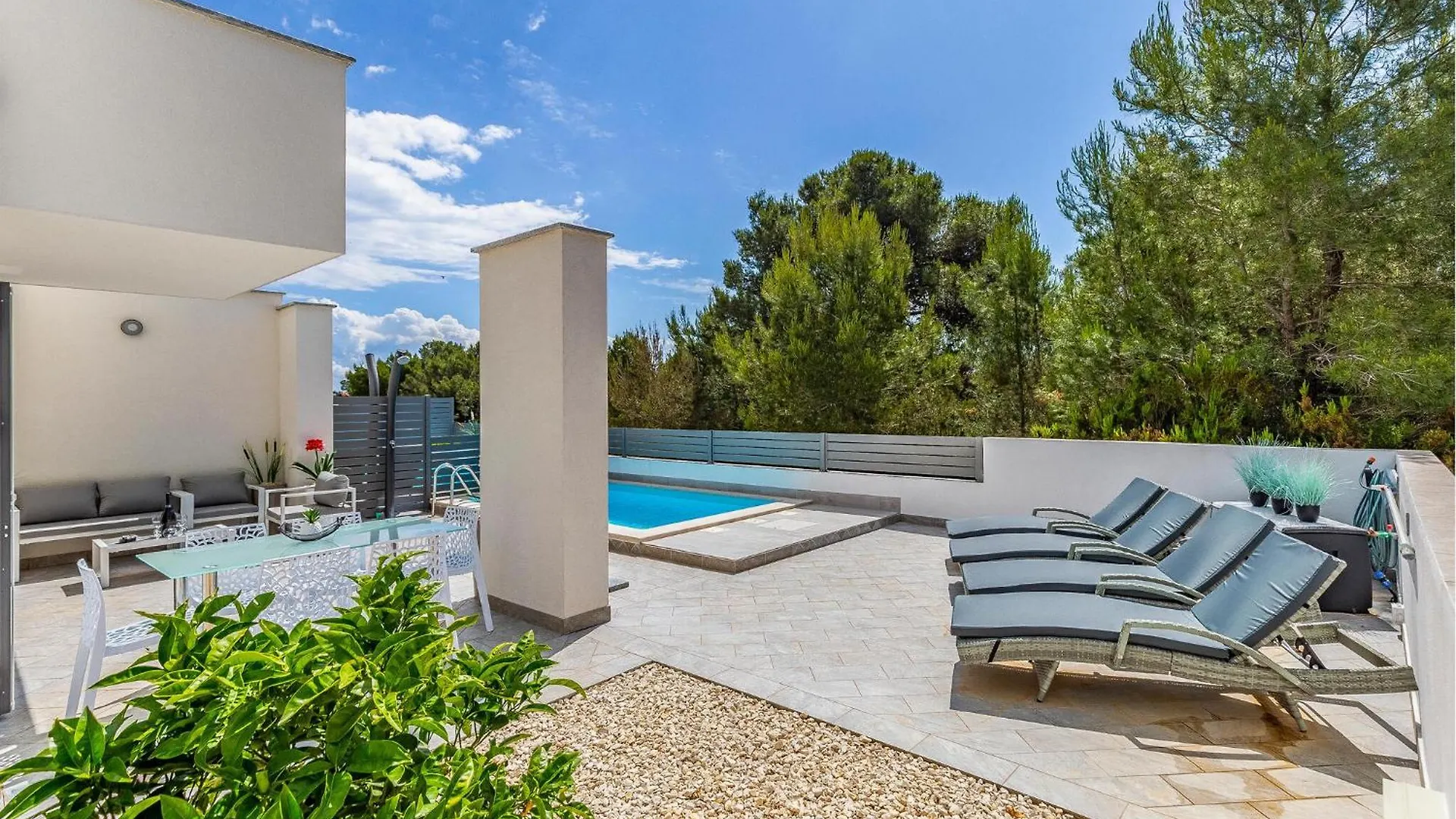Amazing Home In Liznjan With Wi-Fi 0*,  Croatia